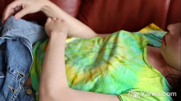 Play MP4 - Sexy Patricia Fingering Her Cunt