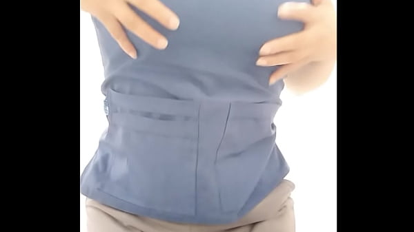 ZORRA_AVENTURERA AUXILIAR DE LIMPIEZA_INGRESA_AL BAÑODE LOS_USUARIOSPARA REALIZAR LA LIMPIEZA DIARIA COMO ELLA TIENE UN CANAL PORNOMUESTRASUS HERMOSAS TETAS SEXY