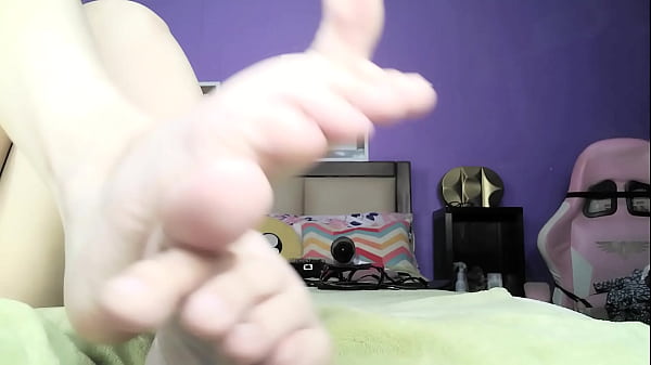 Play MP4 - You couldn't help but cum on your girlfriend's feet gfe &lpar;PREMIUM MOVIE&rpar;