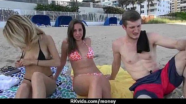 Nonton Hot Sexy Amateur Babe Needs A Lift And Takes Cash 27 thumbnail