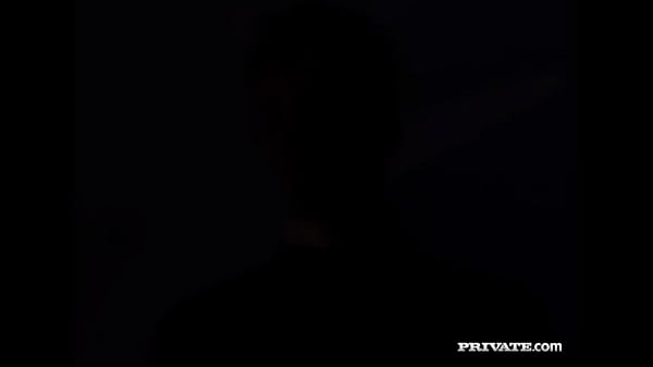 Nonton Niki Belucci Happily Slides Her Ass Down A Fresh New Dick thumbnail