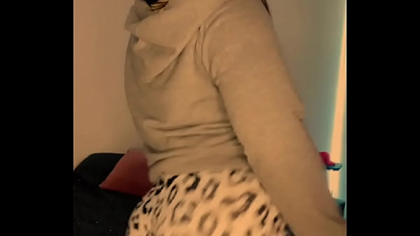 Tik toker bailando bien rico 