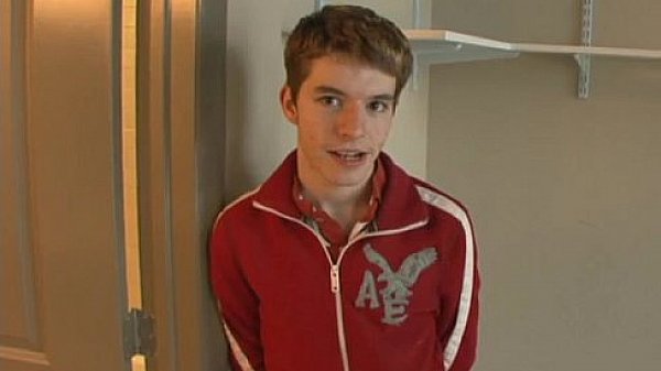 Gay Sex Fillipo Converses About His Life, Then Gets Nude And Hops In thumbnail