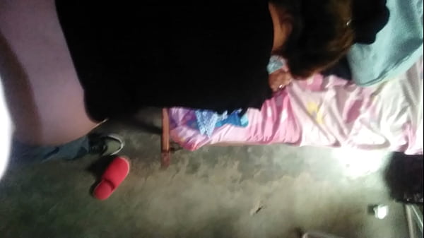 Hermosa Cogiendo De Perrito En La Habitacion Por La Tarde thumbnail