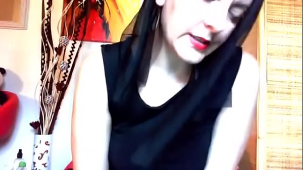 Suora_Nicoletta si prende cura di te_in una maniera davvero molto speciale