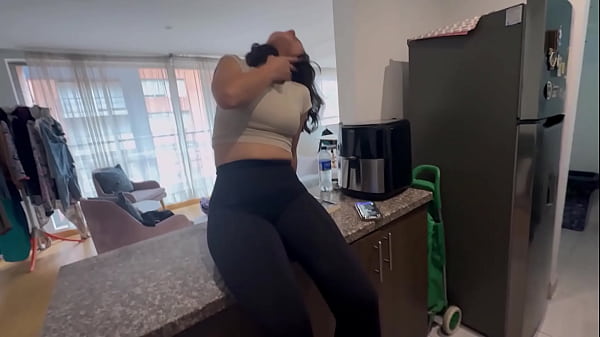 Me sentí muy caliente ydecidígrabarme para verme logrando tener un squirt delo saliente queme sentía