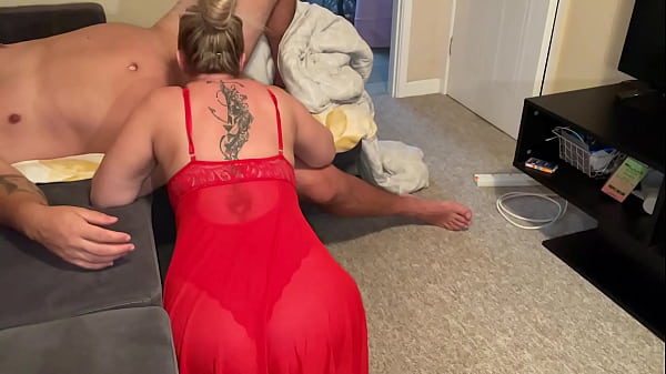 Nonton Suck Step Son Dick When He Was Resting thumbnail