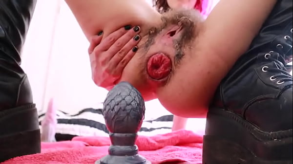 So full so stretched but still so needy i just can&rsquo;t get enough 