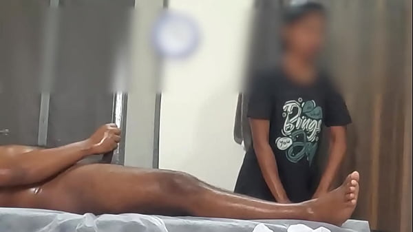 spa ladySHOCKEDseeing_customerdick