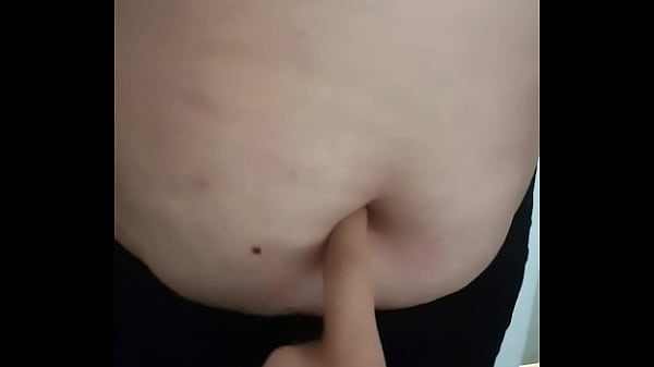 Play MP4 - Milf enjoys a finger in the navel