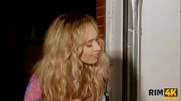 Play MP4 - RIM4K&period; Stranger Rimjob