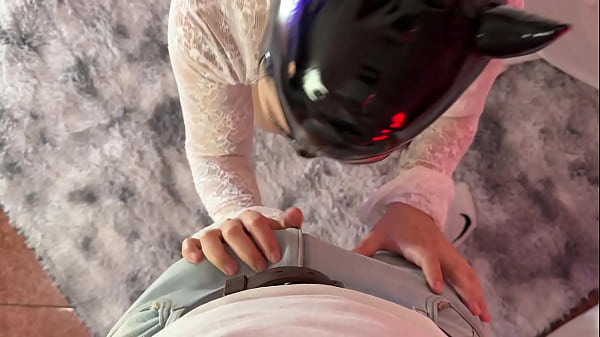 Nonton Mi Padrastro Tiene La Verga Muy Grande, Intento Meterla Toda En Mi Boca Pero No Puedo thumbnail