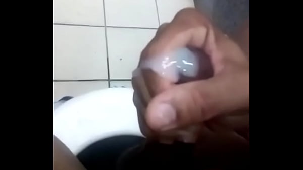 Play MP4 - Meu amigo gozou pra mim