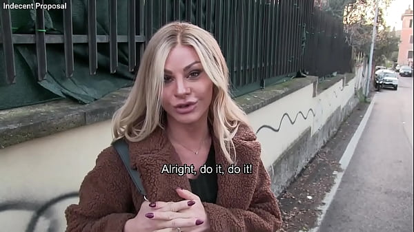 Play MP4 - Accetta 1000&euro; e si fa sfondare il culo l'italiana calda - English subtitles