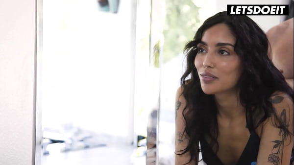 Cum hungry babe vanessa sky railed by big dick stranger