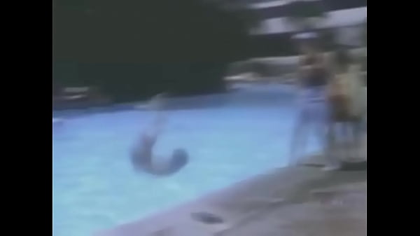 CHACH FAZENDO JOOJ NA PISCINA