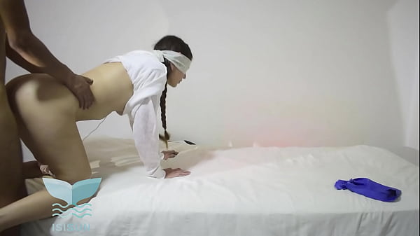 I_helped_a girl at the gym and I_don t regret it_because_she let_me fuck_her in the bathrooms