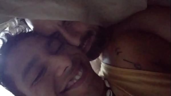 Saboreando A Este Macho Con Una Sesi&oacute;n De Besos Y Chupadas. Tetilla Y Pija. thumbnail