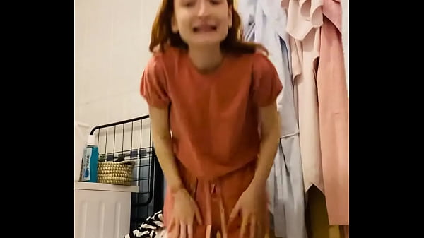 Play MP4 - Teen Lingerie party 01