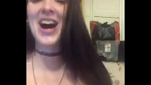 mostrando os peito dl&ccedil; 