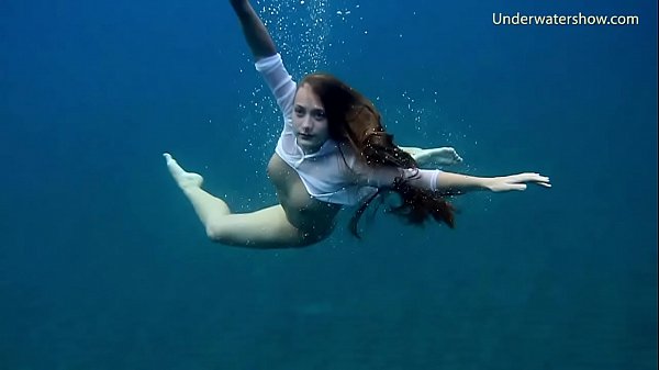 Tenerife_babe swim naked_underwater