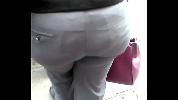 Same chick as last vid damn smh sooooo phat 