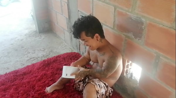 En Agradecimiento A La Vecina Por Darme El Ultimo Celular Le Doy Una Buena Chupada De Co&ntilde;o Y De Ano thumbnail