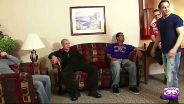 Nonton A Nice Refreshing Gangbang Of Studs For A Blonde Bimbo With Saggy Tits thumbnail