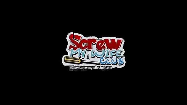 Nonton Large Boobs Attract Clients thumbnail