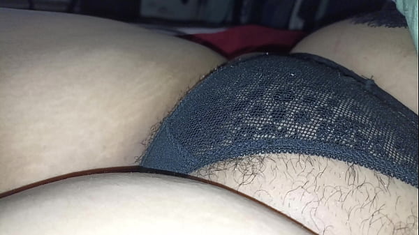 Play MP4 - &lbrack;Karmico&rsqb;&lbrack;Ma&ntilde;anero&rsqb; camel toe de mi esposa de madrugada la grabo sin que se de cuenta 4K