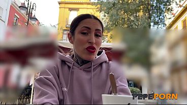 Nonton 40yo Alt Mom Wants A Primo Cock. Lara Croft, Casting On Pepeporn thumbnail