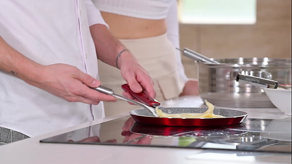 Play MP4 - Seductive Sex Kitten Miss Jackson Tempts Daughter's Boyfriend Into Slamming Her Holes GP2660