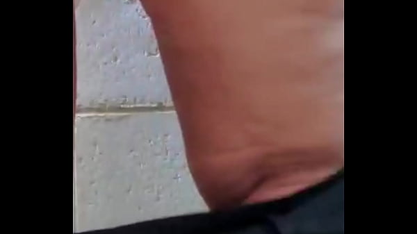 No me aguantaba las ganas de ir al ba&ntilde;o y mi vecino me espi&oacute; 