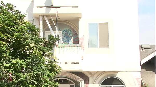 Nonton This Dude Gave Mae A Run For Her Money And Even Though She's Experienced With Big Dick... thumbnail