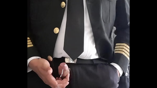 Play MP4 - Piloto masturbandose