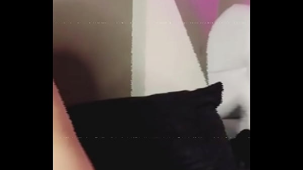 Me cuesta conciliar el sue&ntilde;o mis d&iacute;as ahora son m&aacute;s calientes y con m&aacute;s deseos tengo que usar un consolador para conciliar mi sue&ntilde;o 