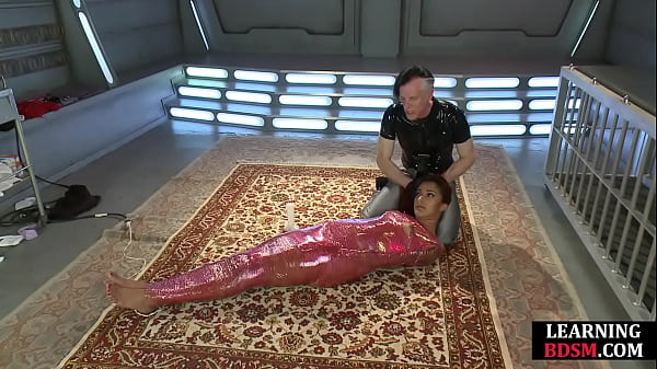 Dom mumifies ebony subject during_lesson