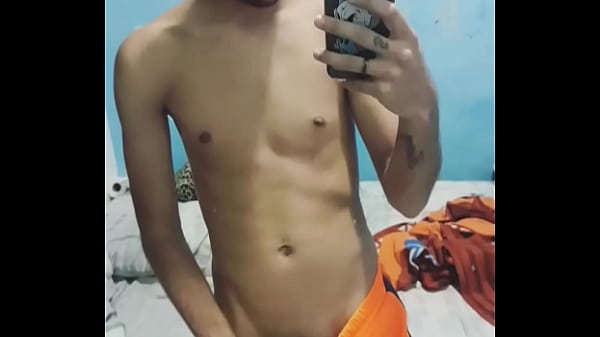 Evandro mostrando a pica 