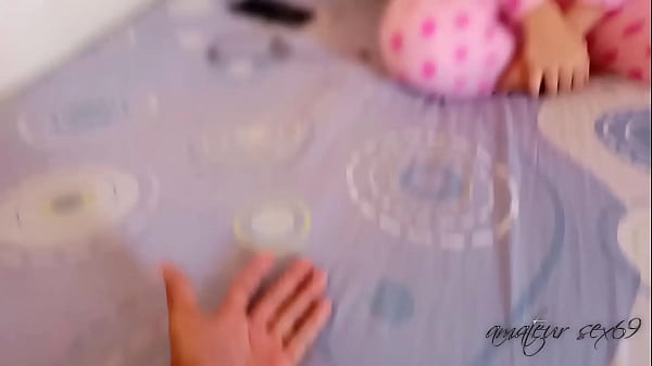 Play MP4 - Gordibuena de mi vecina me regala azucar y  una buena mamada&colon; cuando le pido azucar a mi vecina me pide que le haga un masaje y aprovecho que no esta sumarido  para follarla