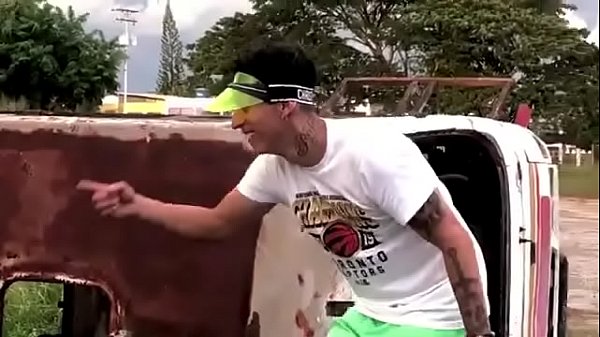 El montruo gucci cojiendose el flow