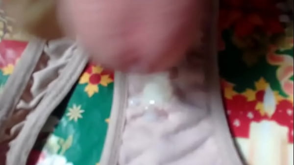 Play MP4 - 6743617 480pEu Gosando gostoso na calcinha que achei na casa da amiga da namorad