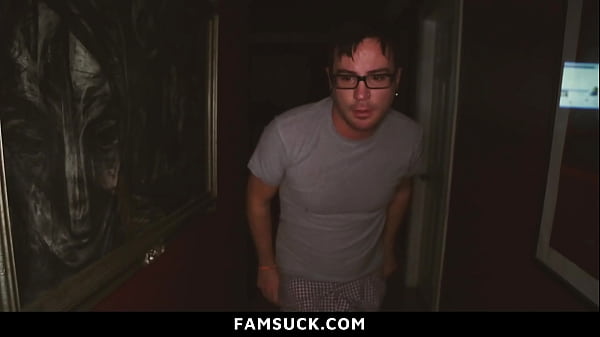 Nonton Stacy Cruz Is A Pro To Keep Her Stepdad's Mouth Shut - Famsuck thumbnail