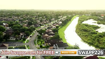 Nonton Hot Teen Babes Show Their Naive Step Brothers How To Score With Girls thumbnail