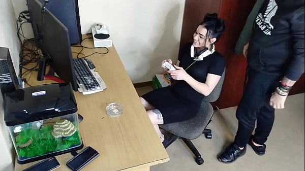 Show the how computer game is working 