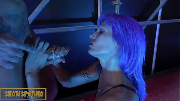 Babe pornstar blows guy_from public