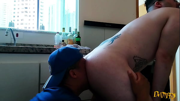 Meu Marido Chegou Do Trabalho E J&aacute; Quis Me Comer Na Cozinha thumbnail