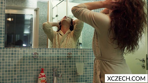 Play MP4 - Nasty MILF in the shower