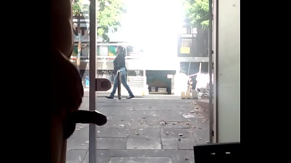 Play MP4 - el riesgo de que me vean la verga