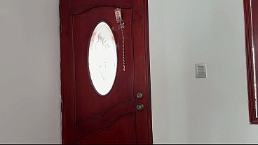 Nonton Me Aprovecho Que Mi Cornudo Mejor Amigo Est&aacute; Distra&iacute;do Para Follarme Duro A Su Mujer Y Correrme Rico thumbnail