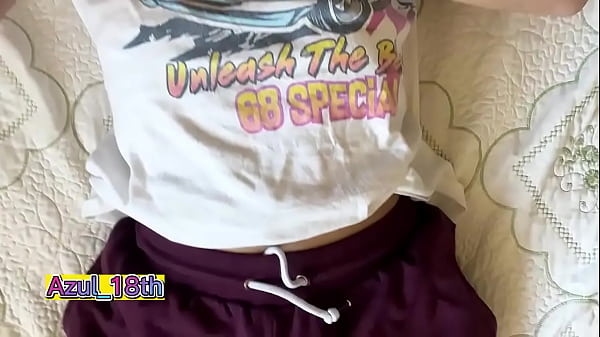 My boyfriend masturbates before fucking me without a condom 